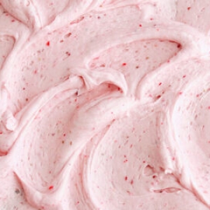 Strawberry Buttercreme Icing 2 lb
