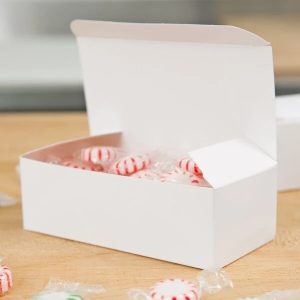 1/2 lb 1pc White Candy Box Each