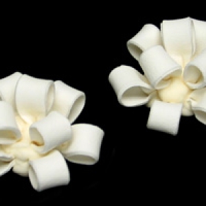 Fondant Bows White 2.5″ Each
