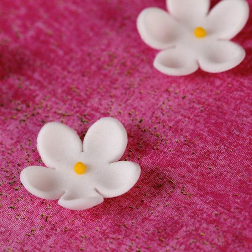 Small Blossom Mix White .5" 12 count